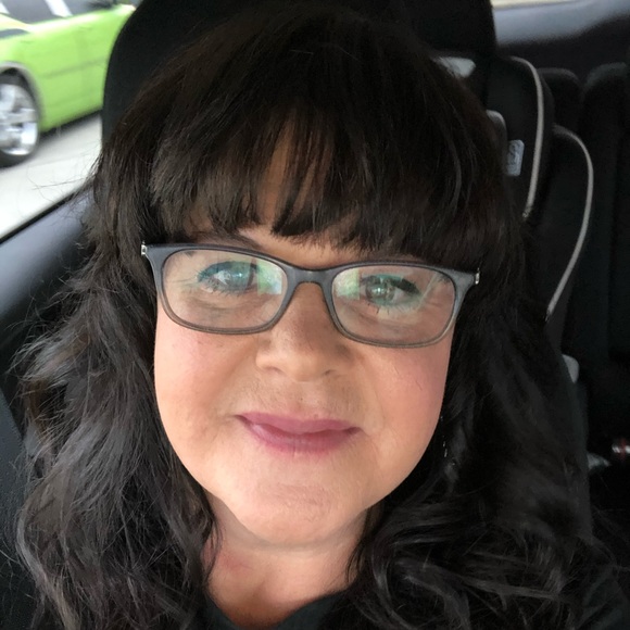 Meet your Posher, Cecelia - Picture 1 of 2